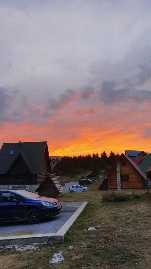 Bungalows Krstajic Žabljak エクステリア 写真