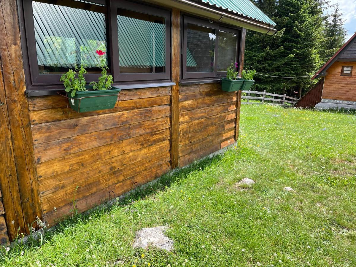 Bungalows Krstajic Žabljak エクステリア 写真